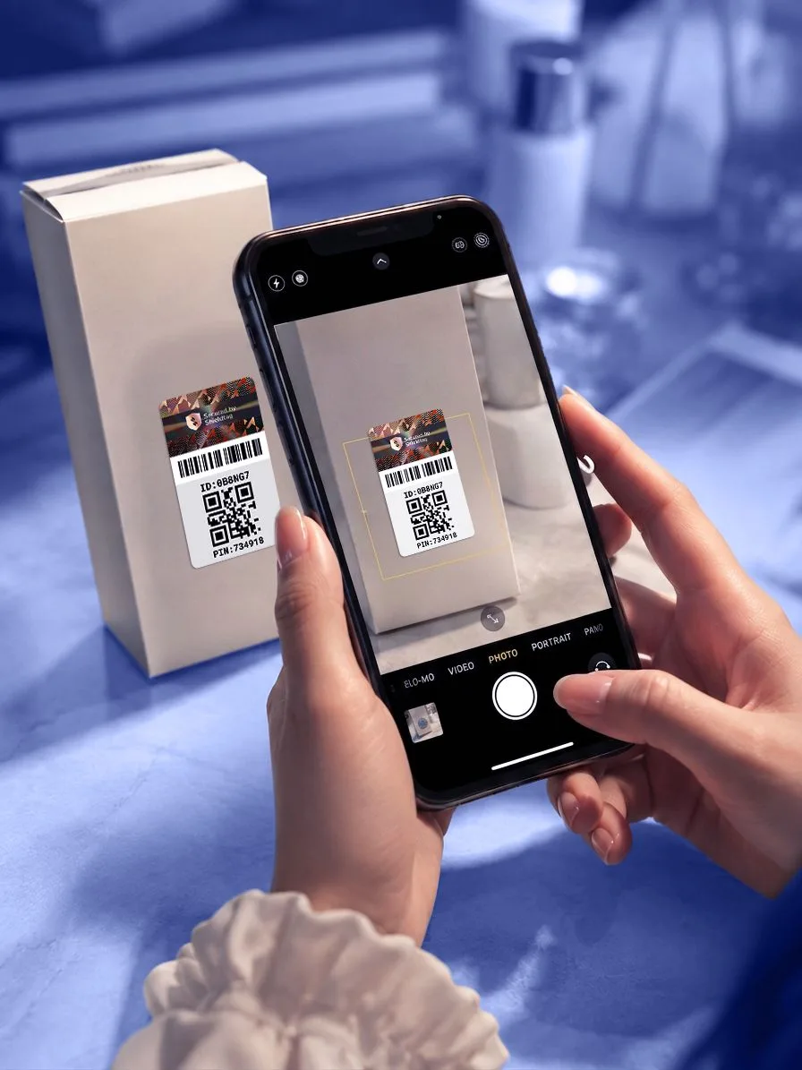 Foto scan QR dengan HP